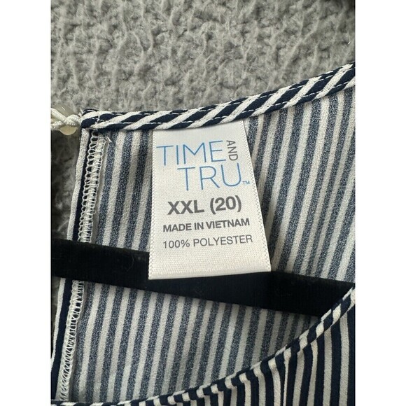 Time And True Blouse Womens 2XL Black White 3/4 Sleeve Round Neck Graphic - Picture 2 of 13